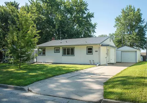 1317 3rd Ave SW, Waverly, IA 50677
