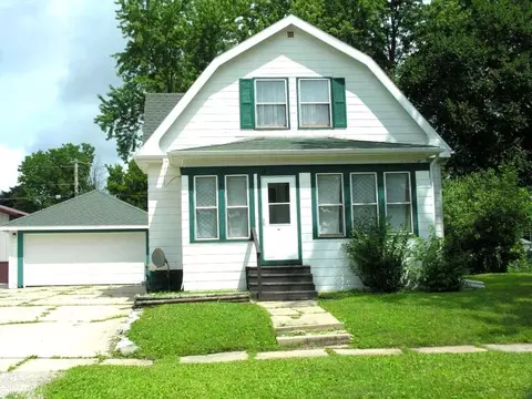 Exterior - 214 E Walnut St, Manly, IA 50456 photo 2 of 4