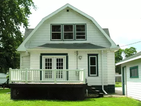 Exterior - 214 E Walnut St, Manly, IA 50456 photo 3 of 4