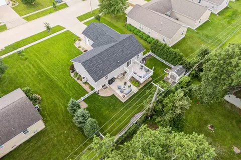 View/Area - 1409 Springbrook Dr, Cedar Falls, IA 50613 photo 3 of 5