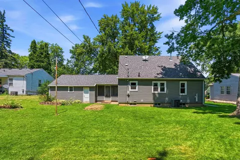 Exterior - 700 Cornwall Ave, Waterloo, IA 50702 photo 4 of 7