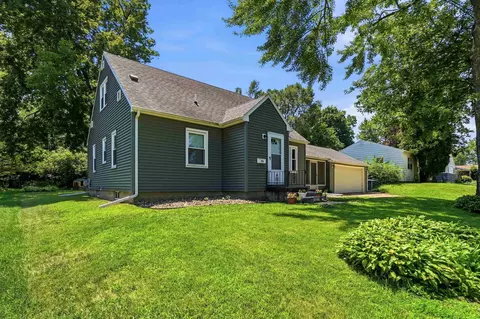 Exterior - 700 Cornwall Ave, Waterloo, IA 50702 photo 3 of 7