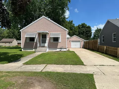 605 6th Ave, Charles City, IA 50616