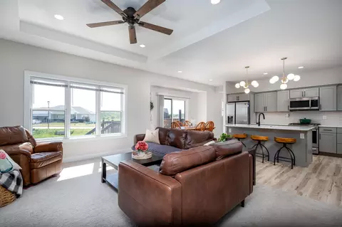 Living - 709 Pointer Cir, Center Point, IA 52213 photo 1 of 3