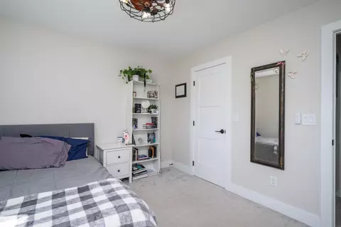 Bedroom - 709 Pointer Cir, Center Point, IA 52213 photo 8 of 10