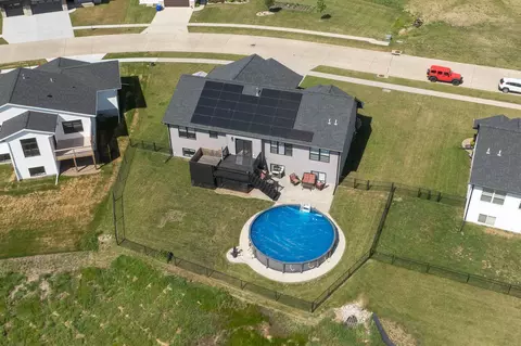 View/Area - 709 Pointer Cir, Center Point, IA 52213 photo 3 of 7