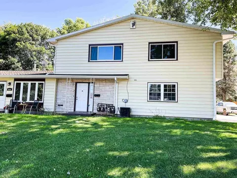104 E Ave #3, Grundy Center, IA 50638