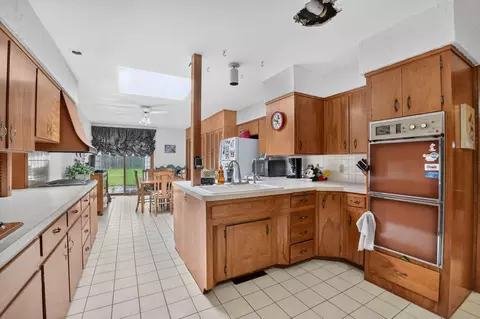 Kitchen - 935 Prospect Blvd, Waterloo, IA 50701 photo 1 of 4