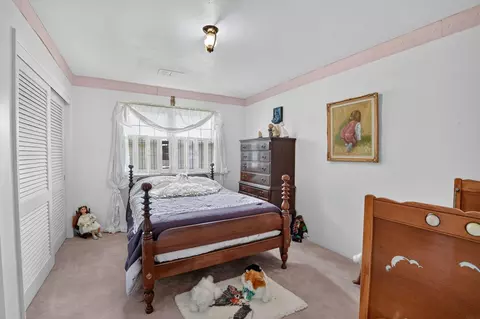 Bedroom - 935 Prospect Blvd, Waterloo, IA 50701 photo 3 of 5