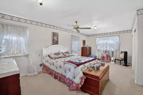 Bedroom - 935 Prospect Blvd, Waterloo, IA 50701 photo 1 of 5