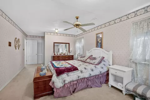 Bedroom - 935 Prospect Blvd, Waterloo, IA 50701 photo 2 of 5