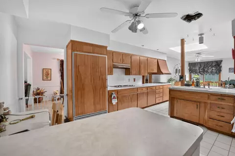 Kitchen - 935 Prospect Blvd, Waterloo, IA 50701 photo 4 of 4