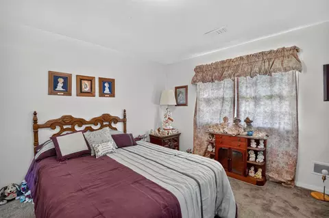 Bedroom - 935 Prospect Blvd, Waterloo, IA 50701 photo 5 of 5