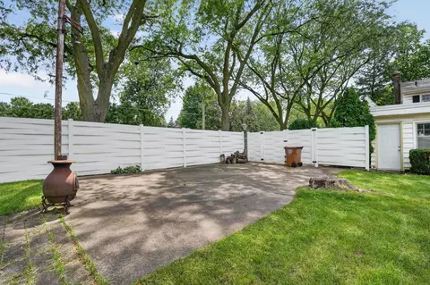 Exterior - 935 Prospect Blvd, Waterloo, IA 50701 photo 3 of 6