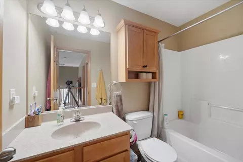 Bath - 4922 Millenium Dr, Cedar Falls, IA 50613 photo 3 of 4