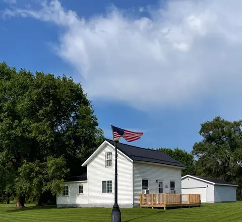 101 E Locust St, Quasqueton, IA 52326