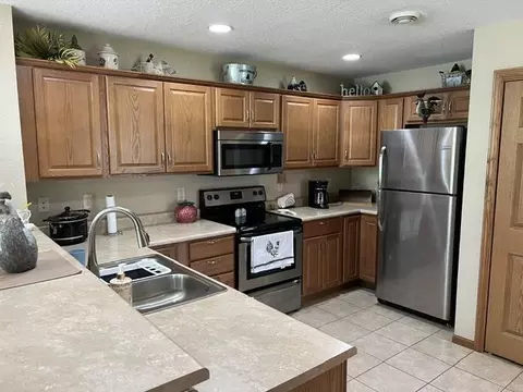 2012 Minnetonka Dr, Cedar Falls, IA 50613
