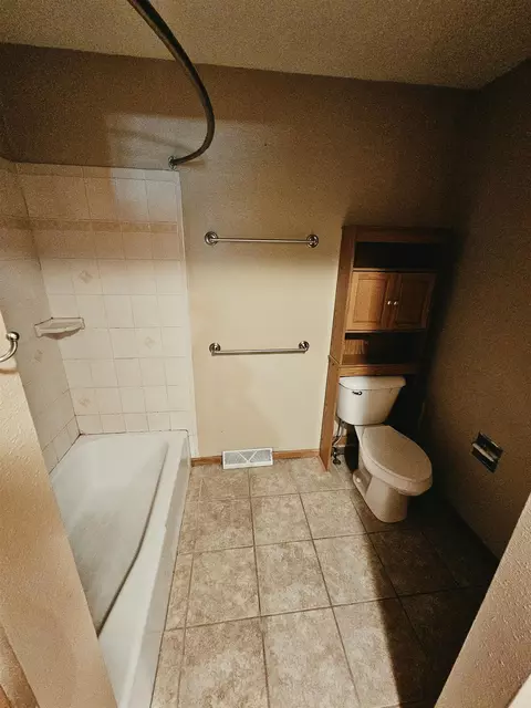 Bath - 715 Malone Ave, Readlyn, IA 50668 photo 2 of 4