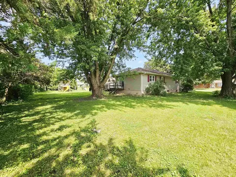 Exterior - 715 Malone Ave, Readlyn, IA 50668 photo 4 of 5