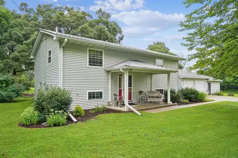 32679 Cavalier Ave, Strawberry Point, IA 52076