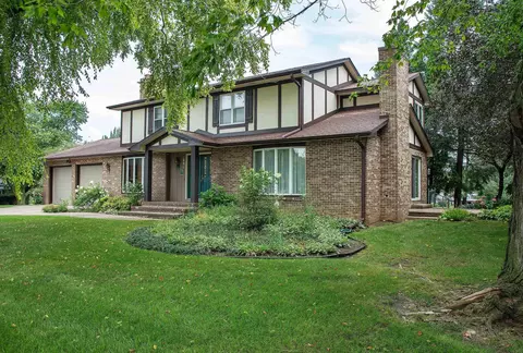 601 Brown Ln, Waverly, IA 50677