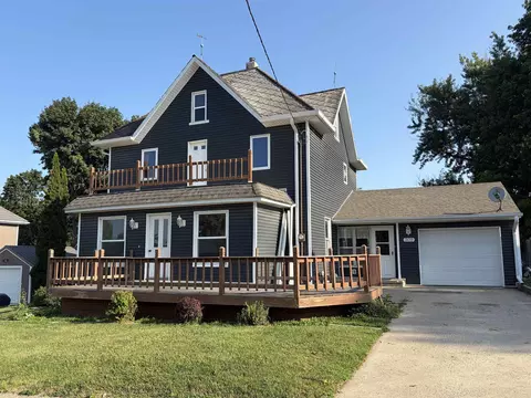 309 W 4th St, Wellsburg, IA 50680