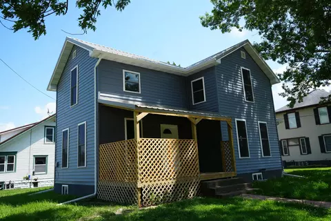 500 6th Ave SW, Independence, IA 50644
