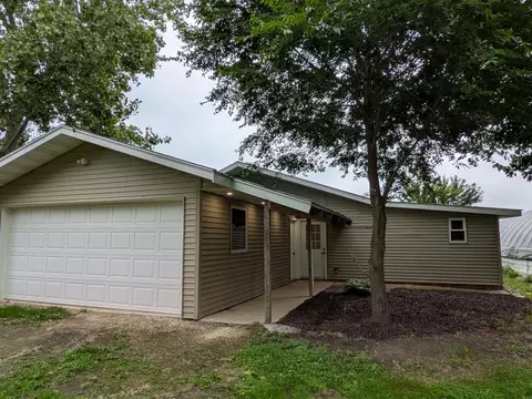 24700 110th St, Cresco, IA 52136