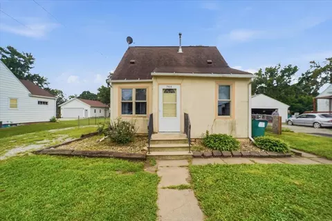 744 Central Ave, Evansdale, IA 50707