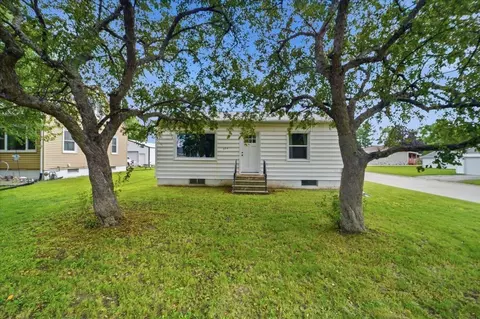 602 End Ave, Evansdale, IA 50707