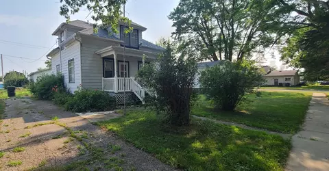 260 W Murdock St, Postville, IA 52162