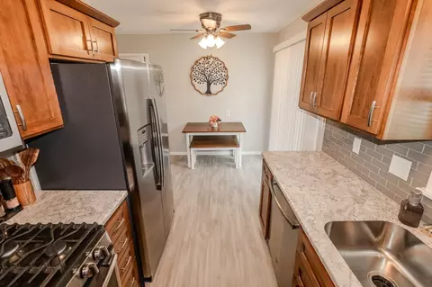 Kitchen - 227 Longview Dr, Waterloo, IA 50701 photo 5 of 6
