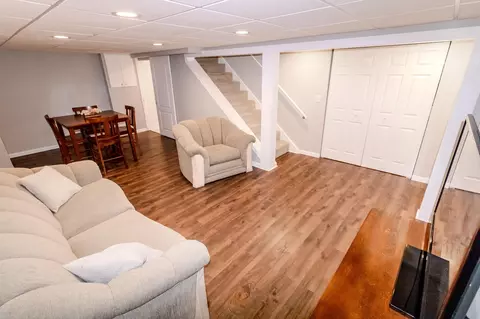 Living - 227 Longview Dr, Waterloo, IA 50701 photo 4 of 4