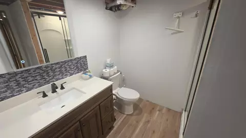 Bath - 232 Zelmar St, Waterloo, IA 50701 photo 2 of 3