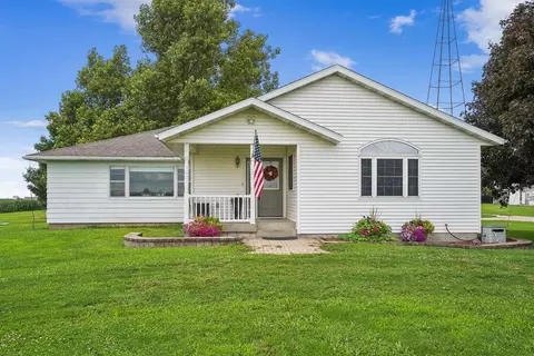 1780 W Ave, Dysart, IA 52224