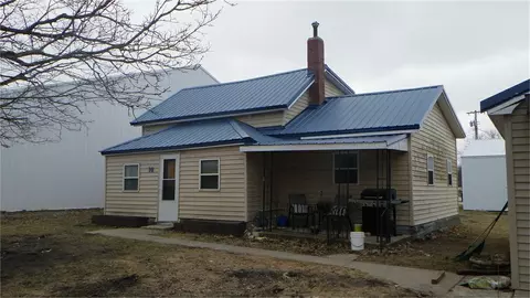 10 Washington St, Fayette, IA 52142