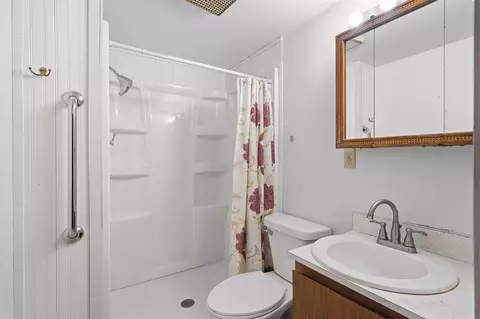 Bath - 21635 Walnut Ave, Shell Rock, IA 50670 photo 1 of 1