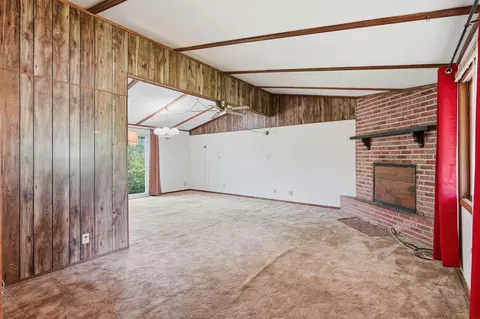Living - 21635 Walnut Ave, Shell Rock, IA 50670 photo 1 of 3