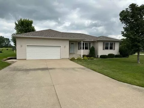 201 Pine Ct, Charles City, IA 50616