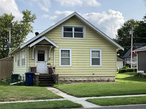 805 Main St, Elgin, IA 52141