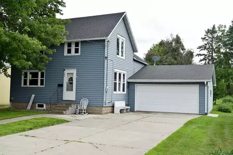 106 E Vernon St, Stacyville, IA 50476