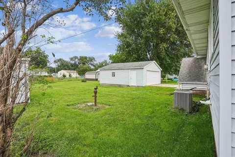 Exterior - 512 Maple St, Washburn, IA 50702 photo 2 of 4