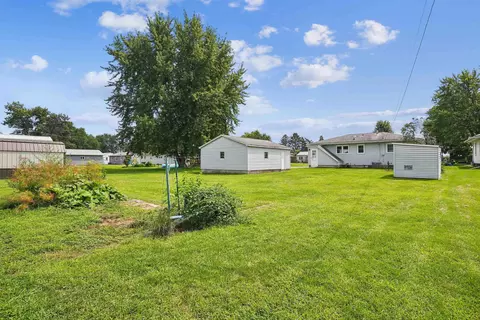 Exterior - 512 Maple St, Washburn, IA 50702 photo 3 of 4