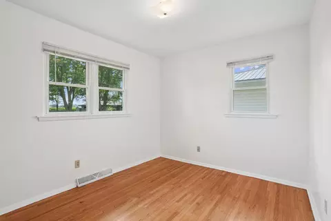 Bedroom - 512 Maple St, Washburn, IA 50702 photo 4 of 5