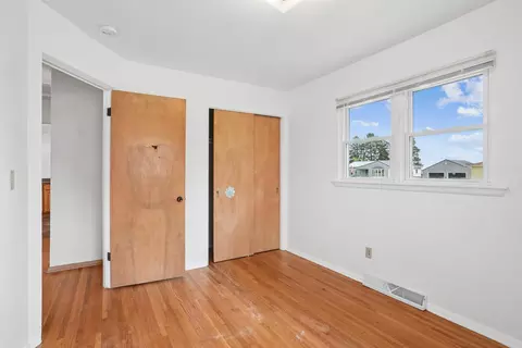 Bedroom - 512 Maple St, Washburn, IA 50702 photo 5 of 5
