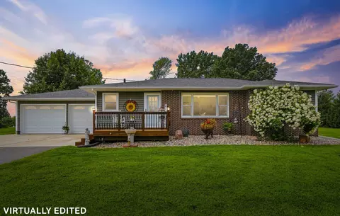4043 R Ave, Oelwein, IA 50662