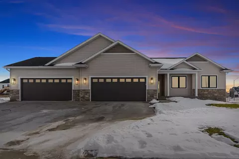 4517 Luke St, Cedar Falls, IA 50613