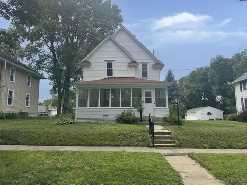 920 N Adams Ave, Mason City, IA 50401