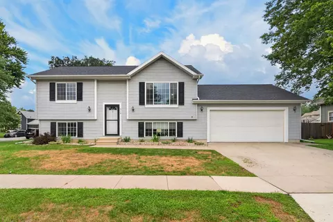 316 5th Ave NW, Waverly, IA 50677