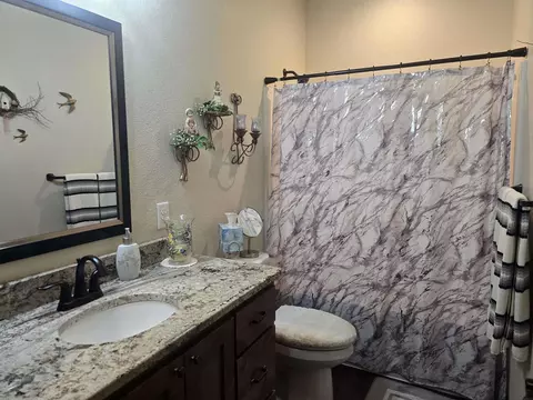 Bath - 706 E Water St #1, Decorah, IA 52101 photo 4 of 4